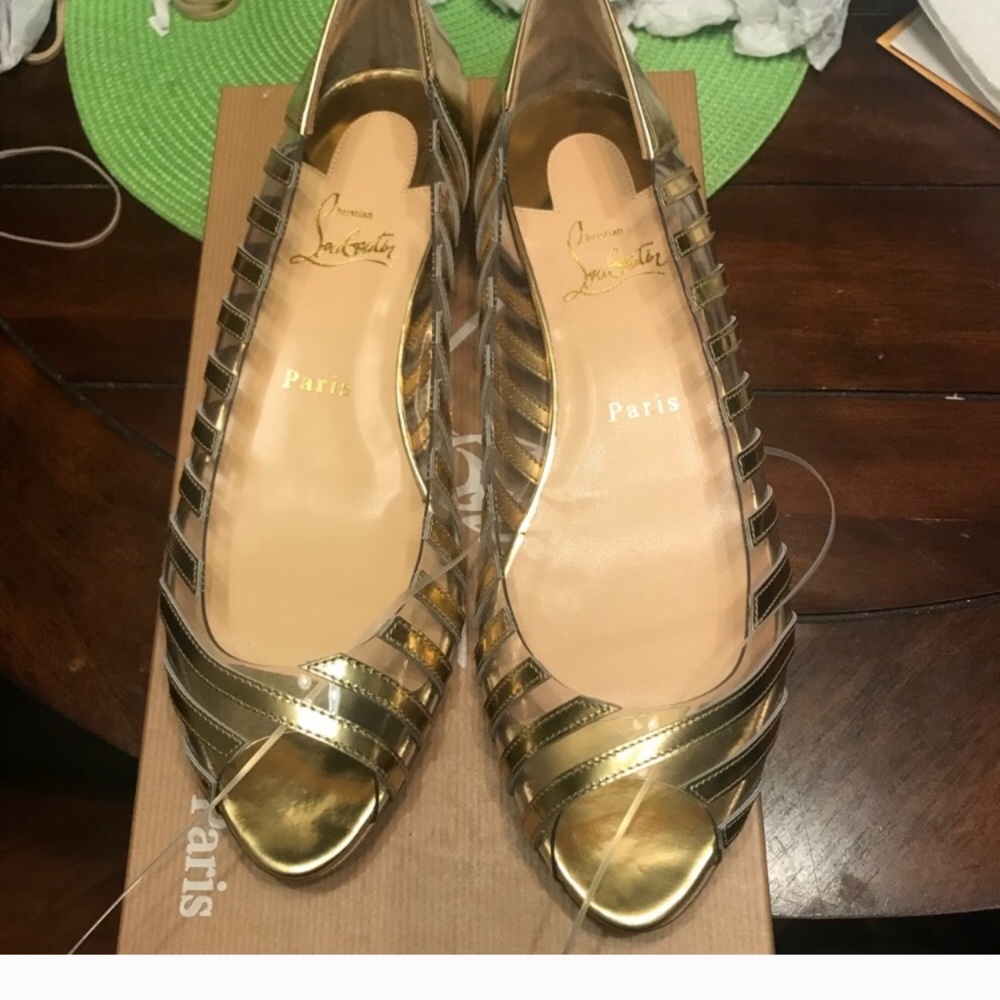 AUTHENTIC Christian Louboutin Venice gold flat.